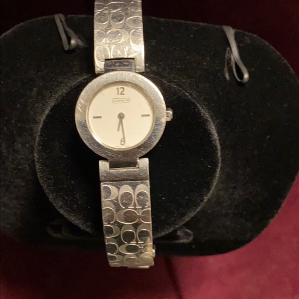 Genuine Coach watch - Picture 7 of 8